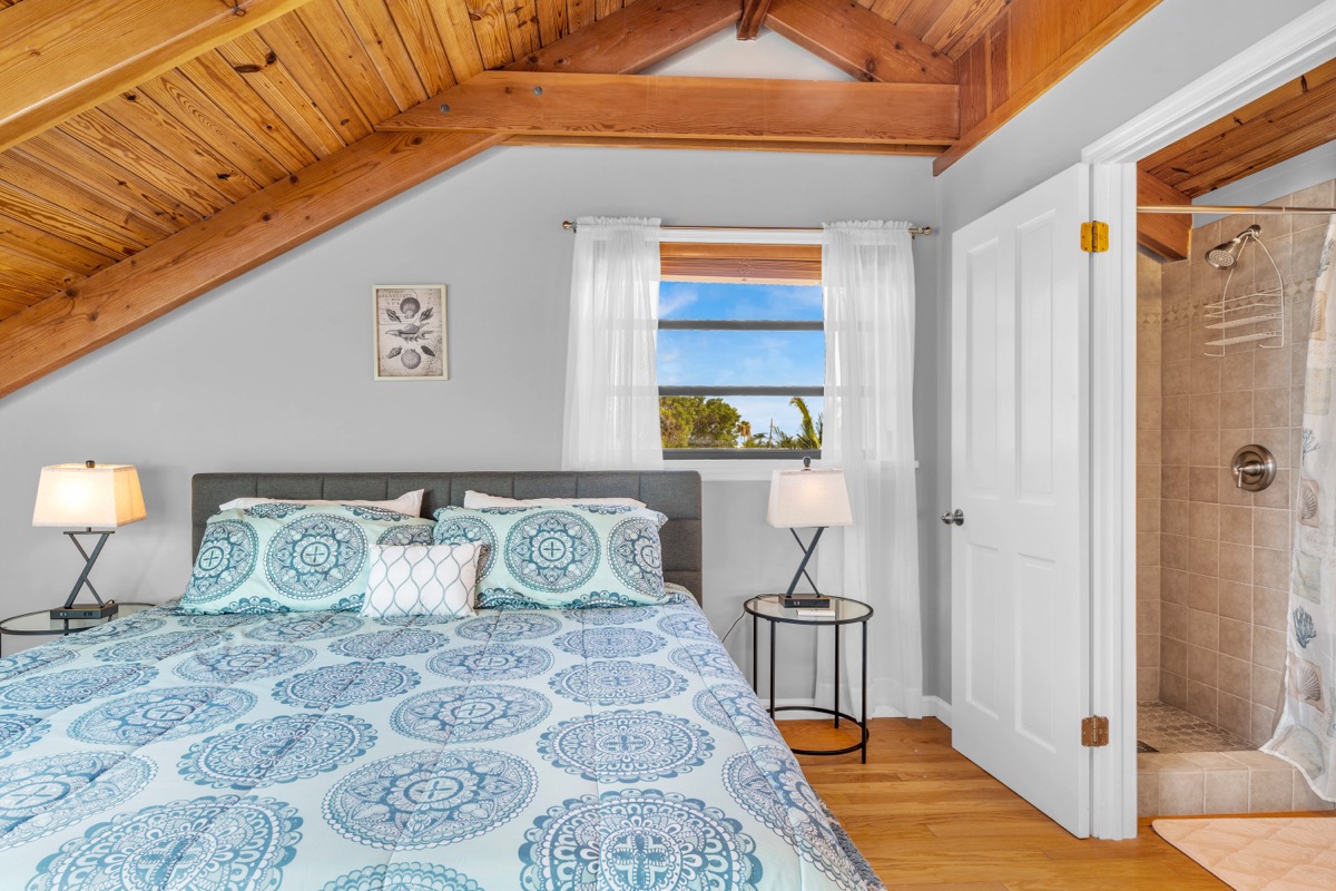 Upstairs king bedroom